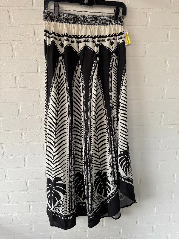 Skirt Maxi By Farm Rio In Black & White, Size: 4